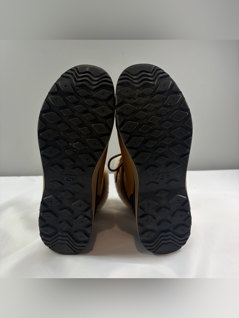 UGG Women’s Adirondack III Waterproof Boots Chestnut Size 10 MSRP $250 - Picture 5 of 9